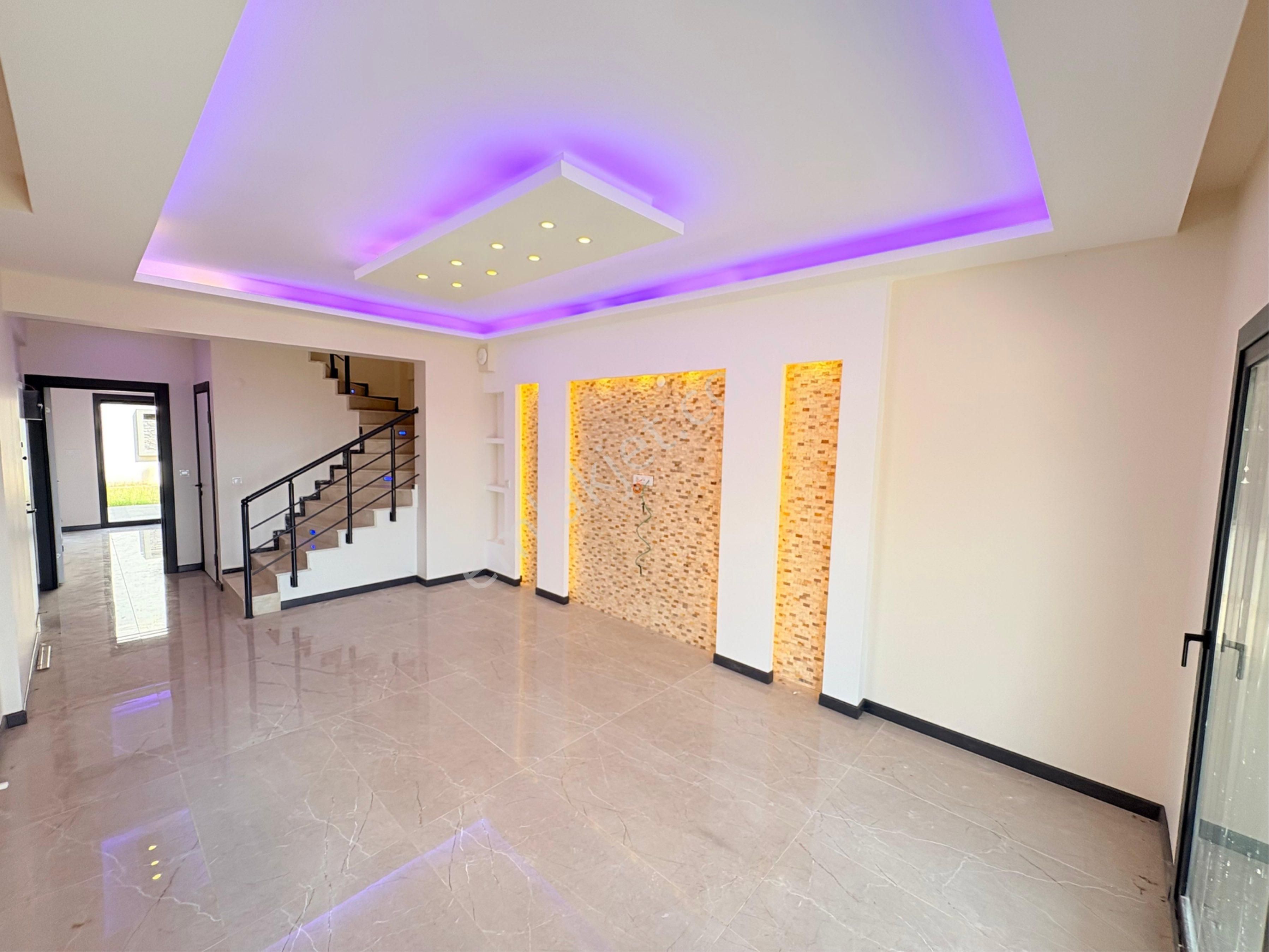 Özderede Denize 300mt Kapalı Mutfak Ve Otopark 3+1 Villa - Görsel 16