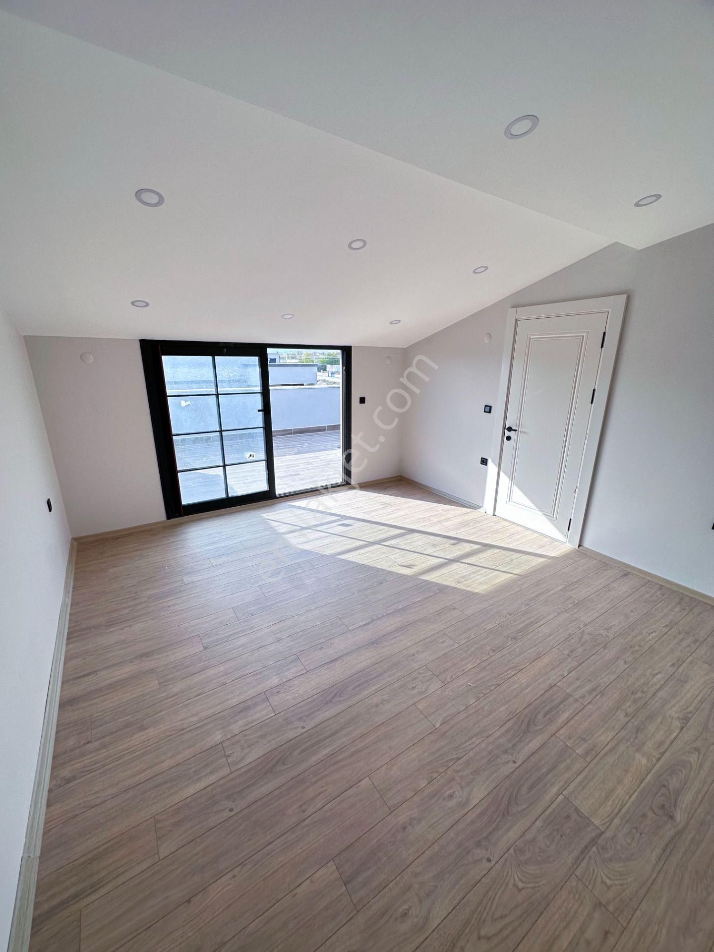 Mert Uçar'dan Satılık Menderes'te Sıfır 4+1 Köşe Konumlu Villa - Görsel 31