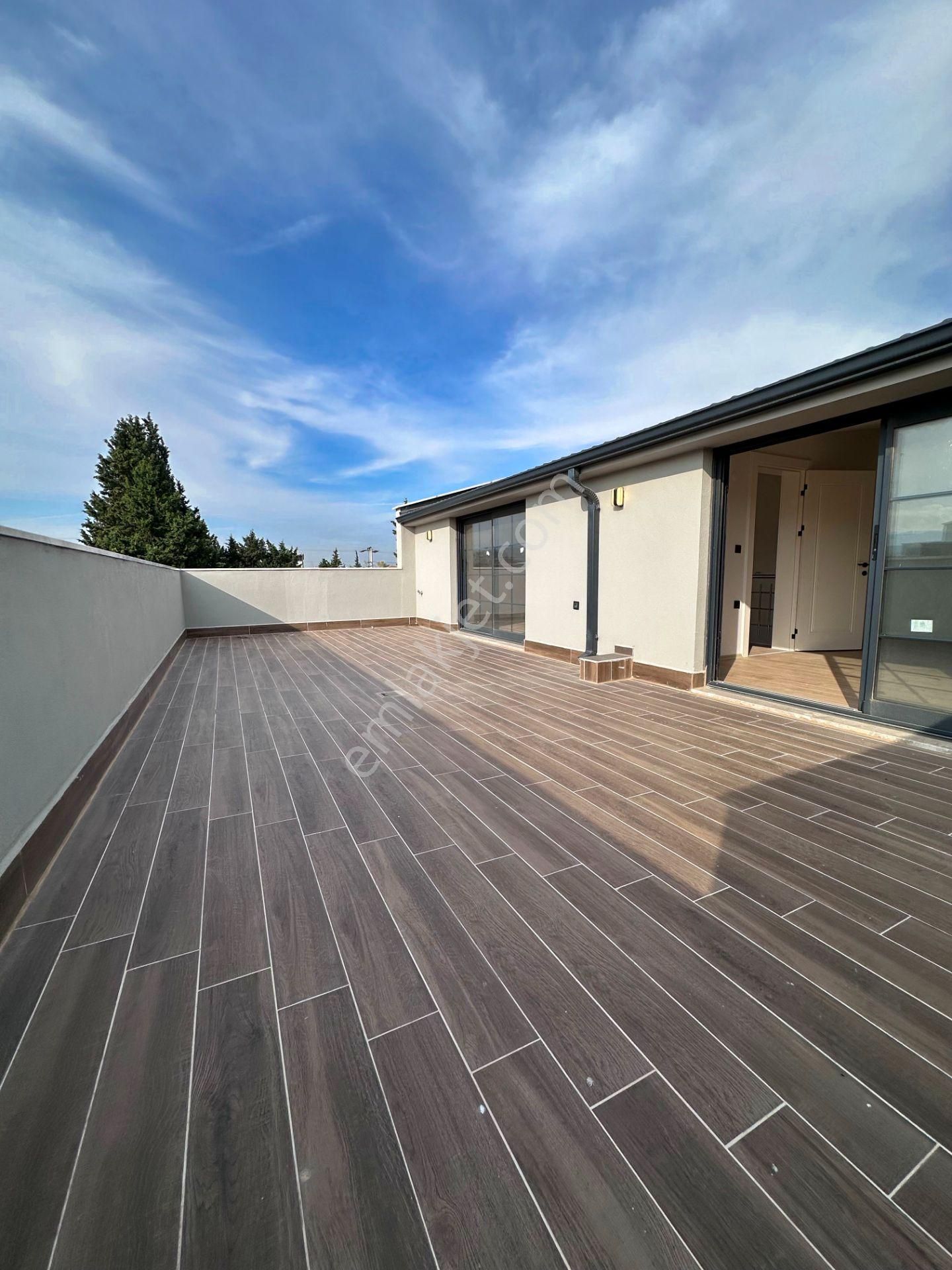 Mert Uçar'dan Satılık Menderes'te Sıfır 4+1 Köşe Konumlu Villa - Görsel 32