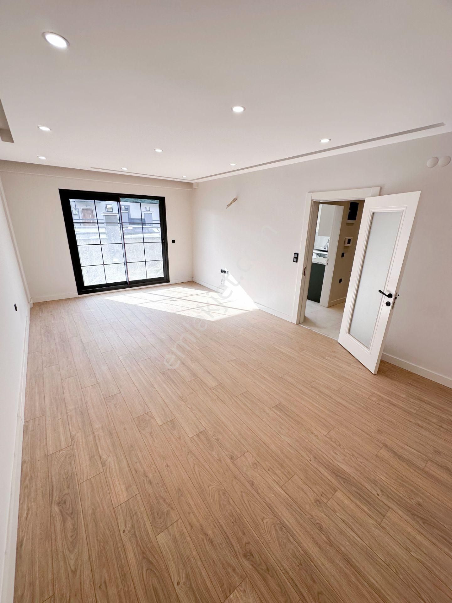 Mert Uçar'dan Satılık Menderes'te Sıfır 4+1 Köşe Konumlu Villa - Görsel 8