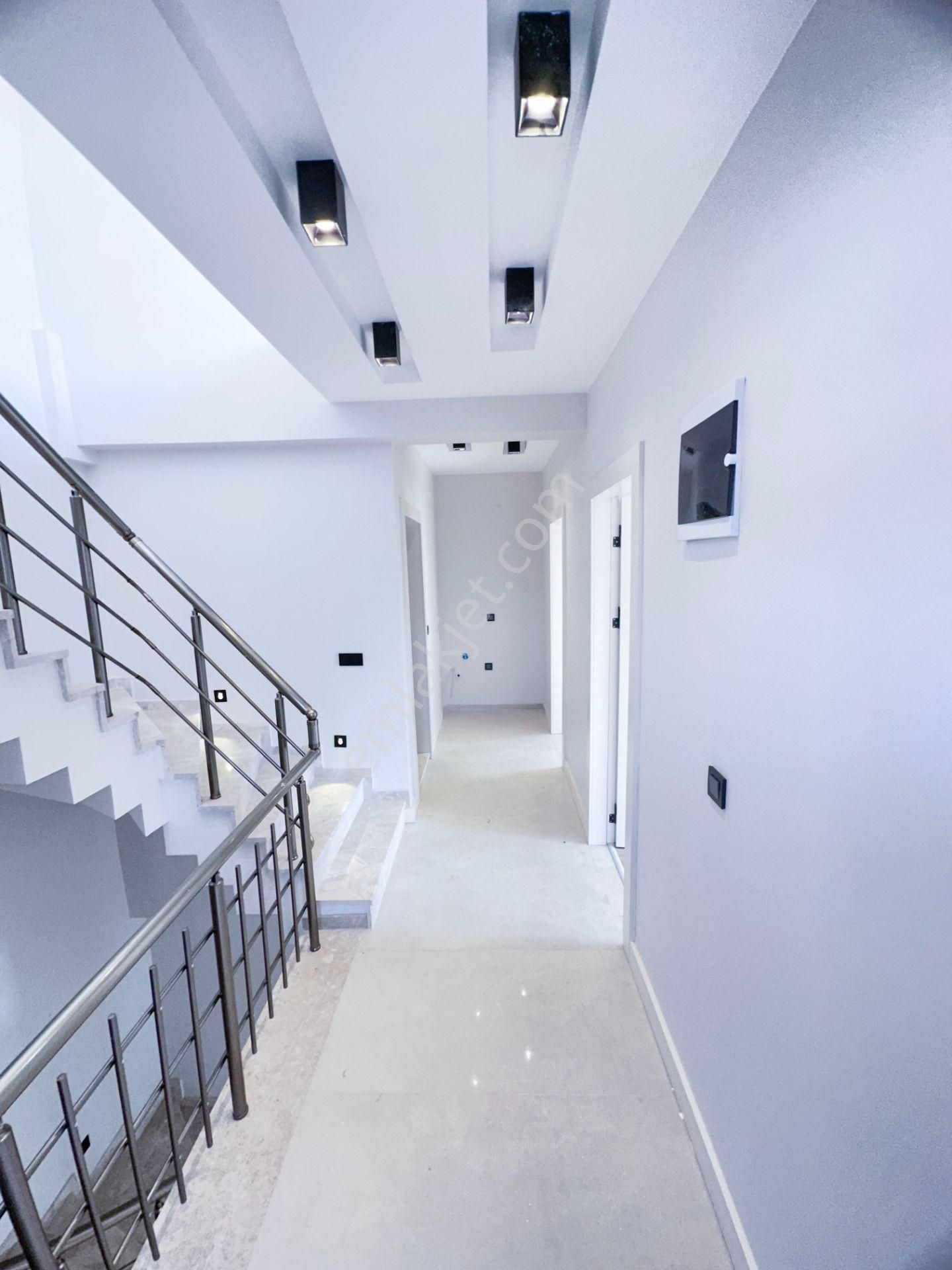 Mert Uçar'dan Satılık Menderes'te Sıfır 4+1 Köşe Konumlu Villa - Görsel 13