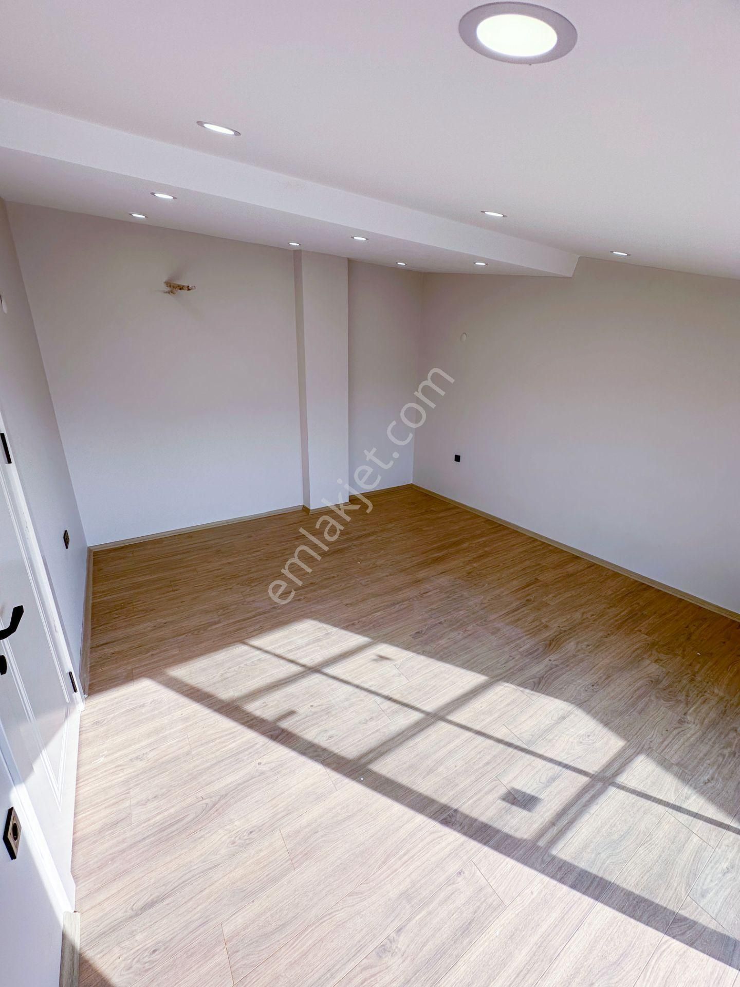 Mert Uçar'dan Satılık Menderes'te Sıfır 4+1 Köşe Konumlu Villa - Görsel 30