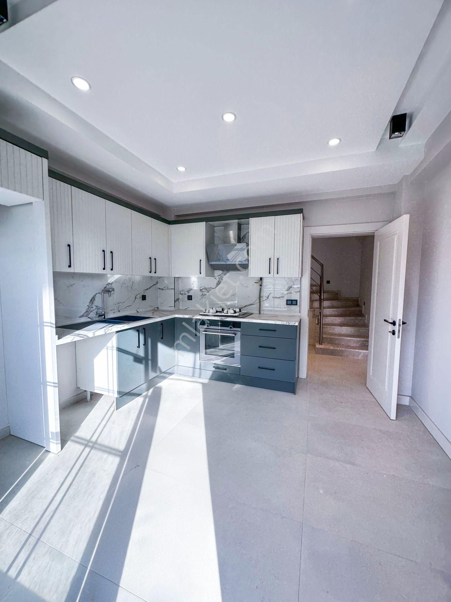 Mert Uçar'dan Satılık Menderes'te Sıfır 4+1 Köşe Konumlu Villa - Görsel 12