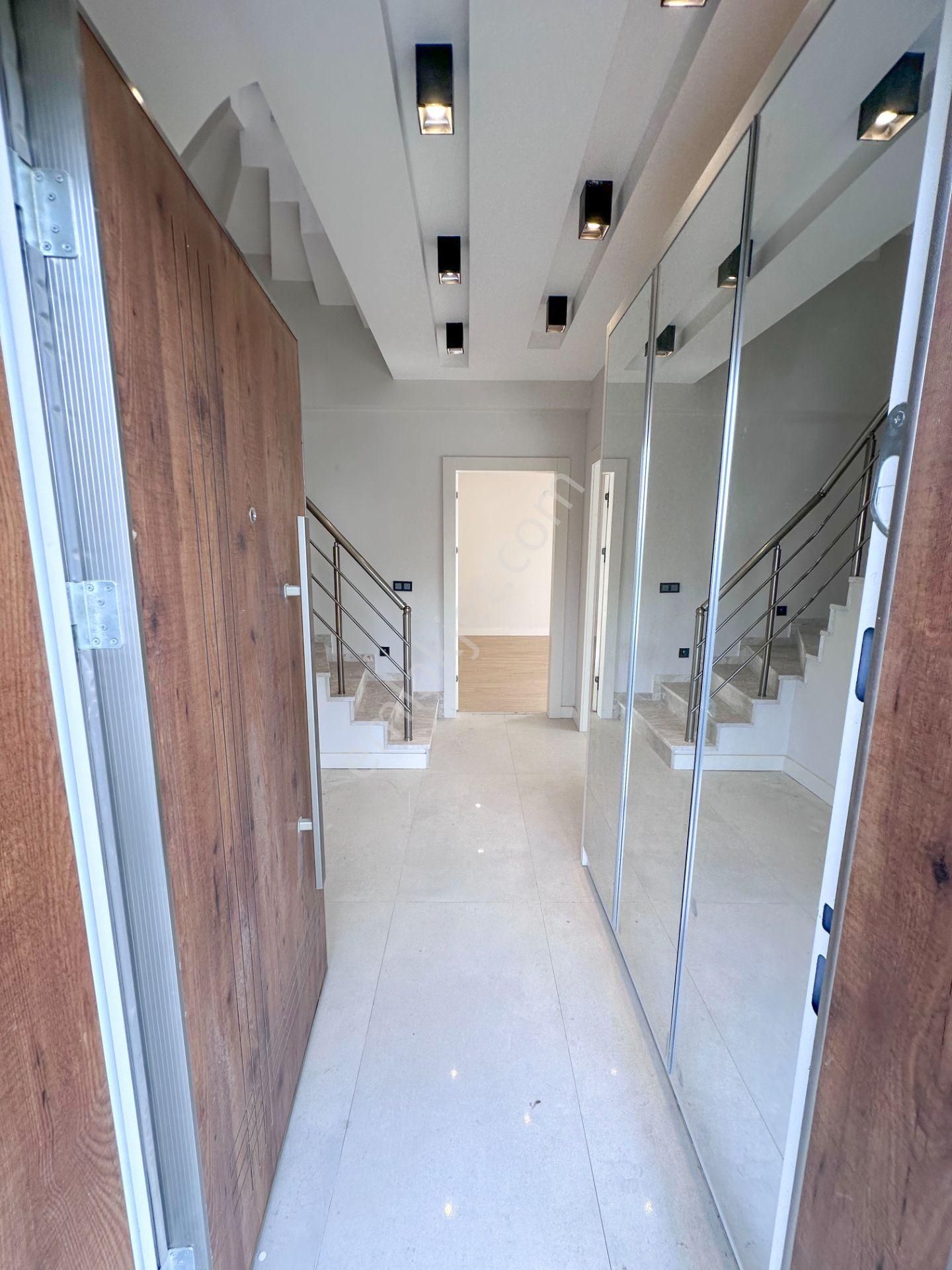 Mert Uçar'dan Satılık Menderes'te Sıfır 4+1 Köşe Konumlu Villa - Görsel 4