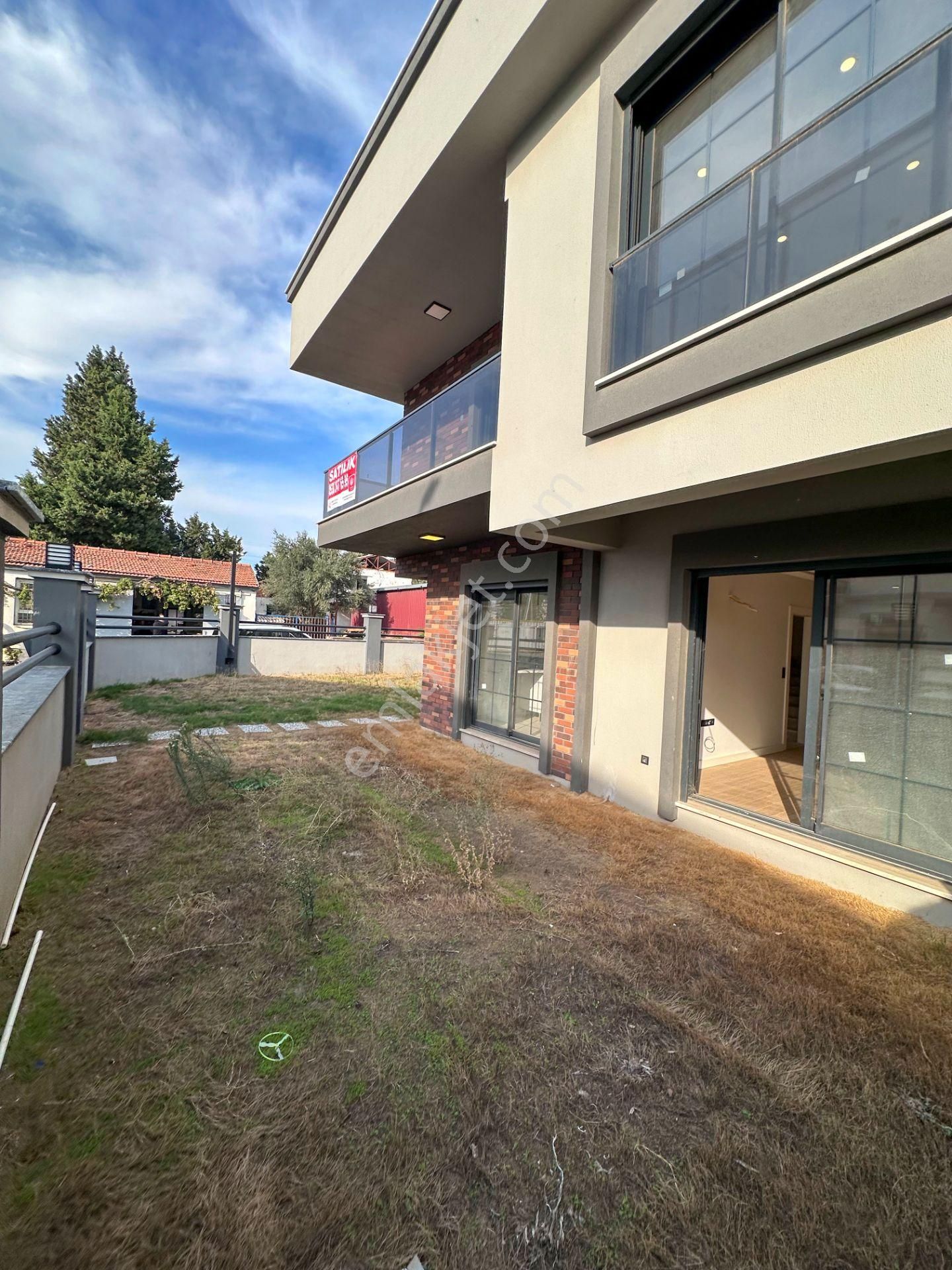 Mert Uçar'dan Satılık Menderes'te Sıfır 4+1 Köşe Konumlu Villa - Görsel 2