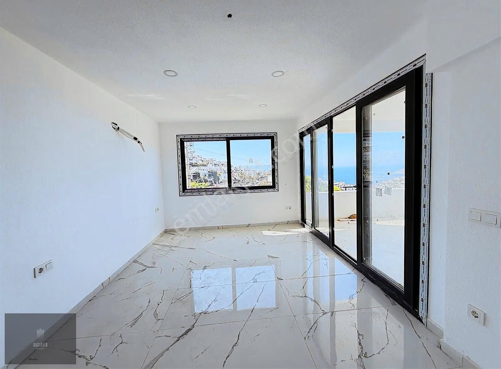 Kesintisiz Deniz Manzaralı Tadilatlı Satılık Villa - Görsel 23