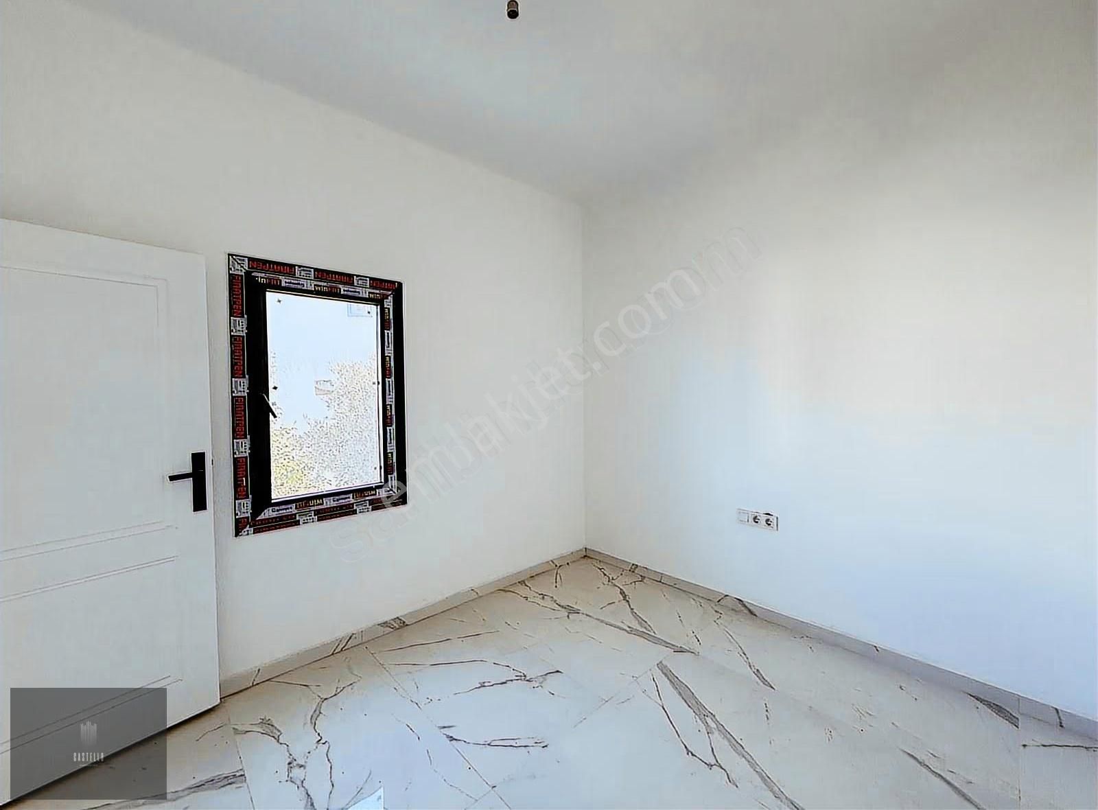 Kesintisiz Deniz Manzaralı Tadilatlı Satılık Villa - Görsel 21