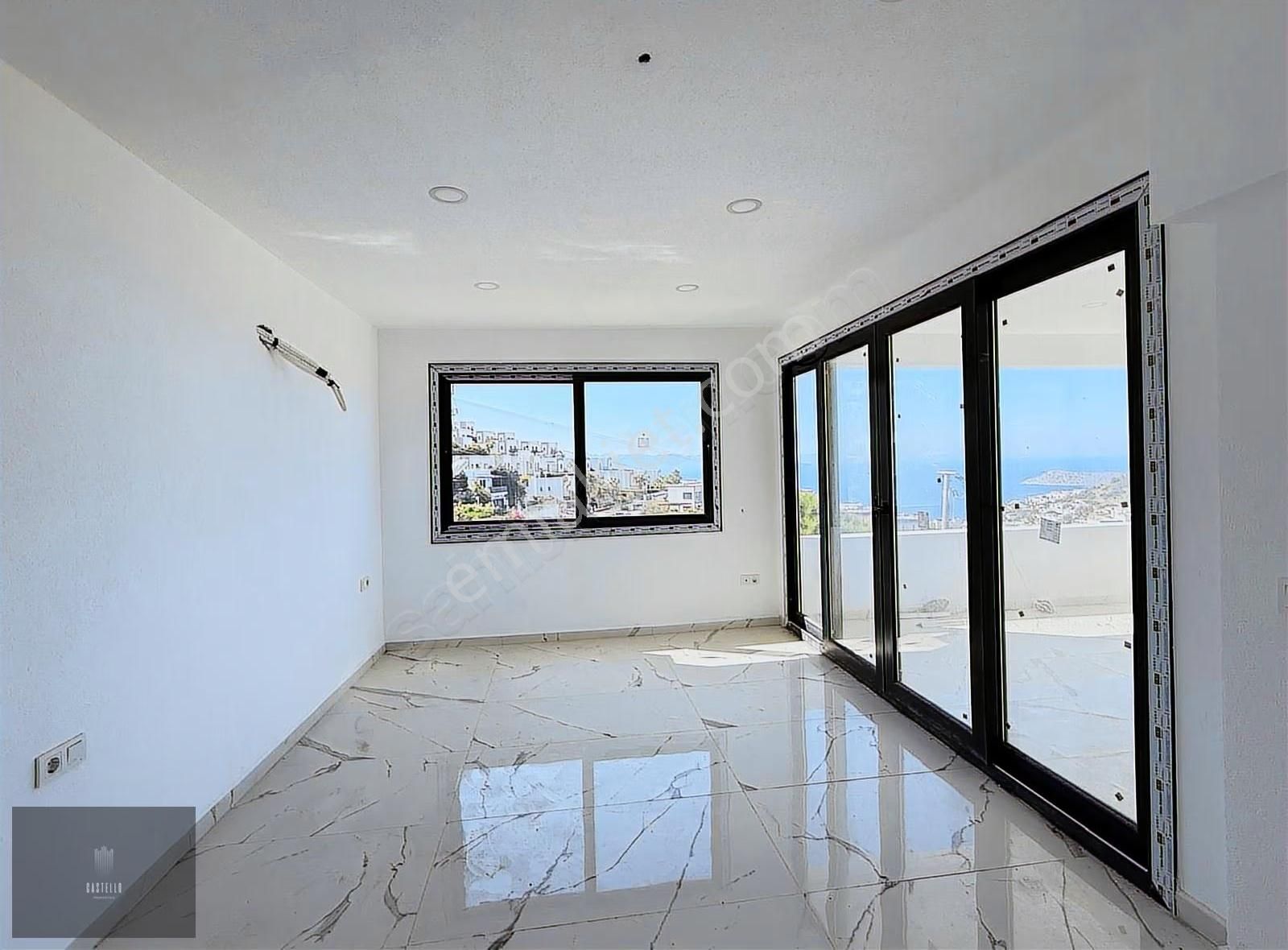Kesintisiz Deniz Manzaralı Tadilatlı Satılık Villa - Görsel 22