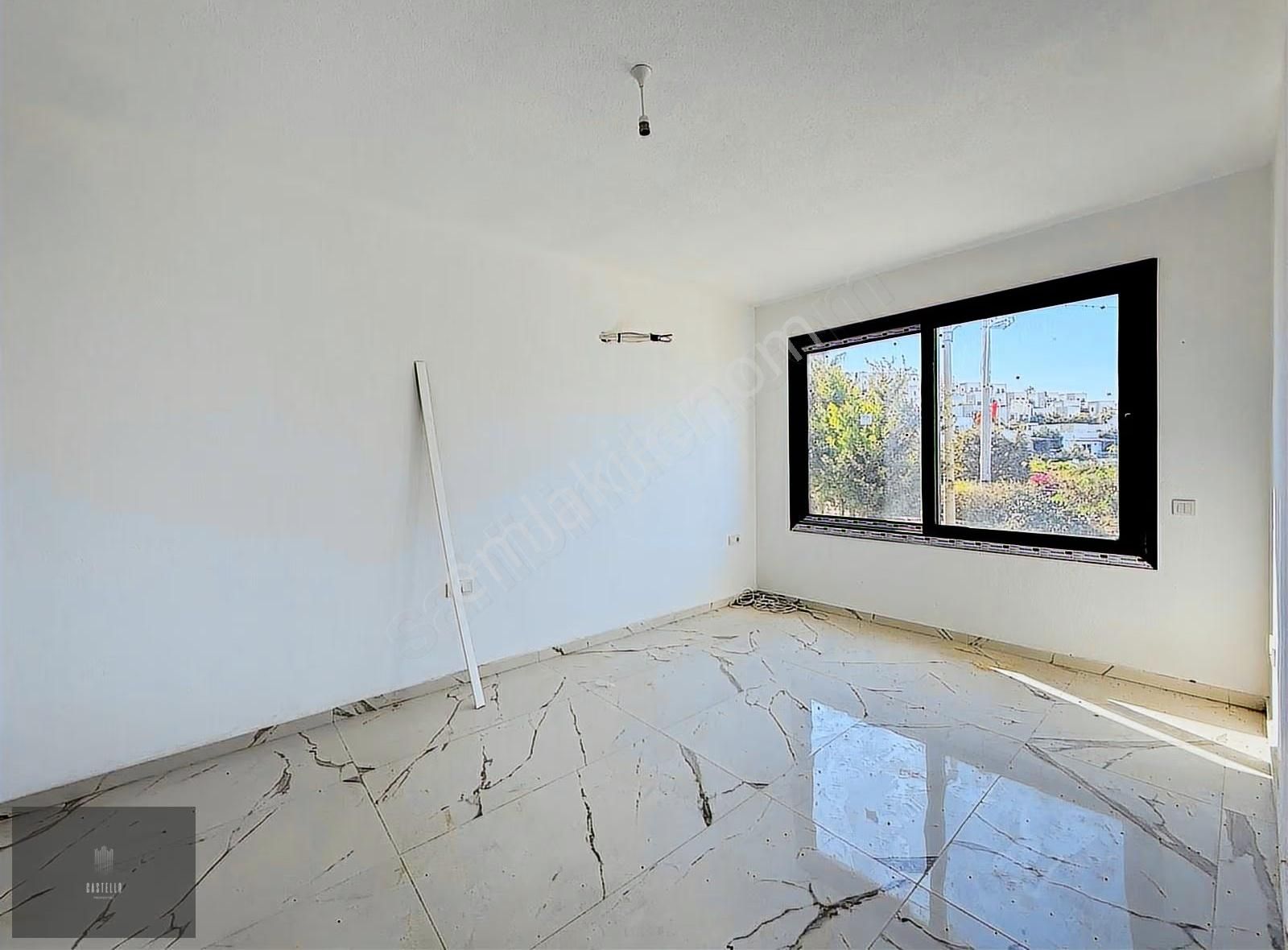 Kesintisiz Deniz Manzaralı Tadilatlı Satılık Villa - Görsel 20