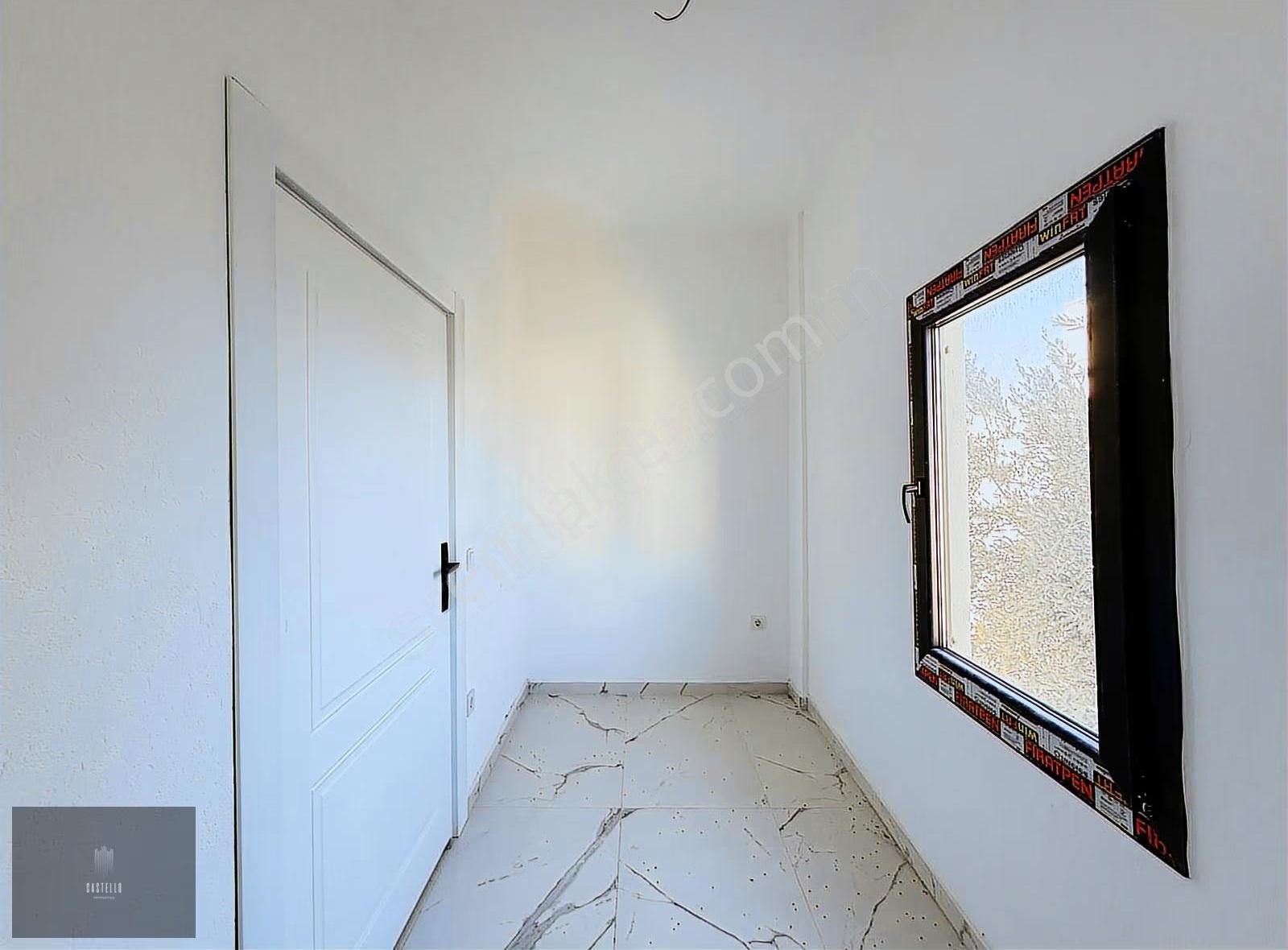 Kesintisiz Deniz Manzaralı Tadilatlı Satılık Villa - Görsel 14
