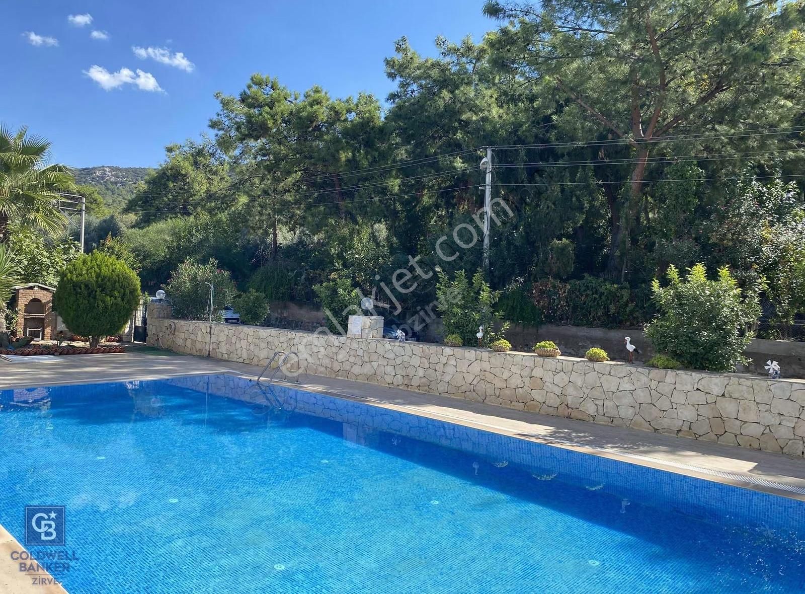 Akbükün Kalbinde,üç Manzarayı Bir Arada Sunan 2+1 Satılık Daire - Görsel 16