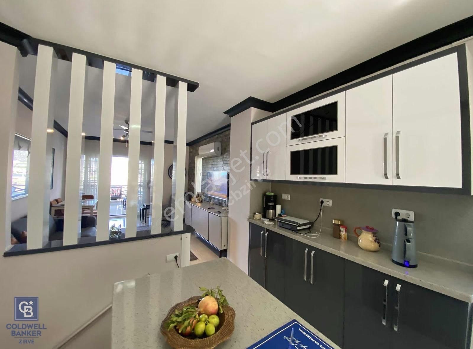 Akbükün Kalbinde,üç Manzarayı Bir Arada Sunan 2+1 Satılık Daire - Görsel 15