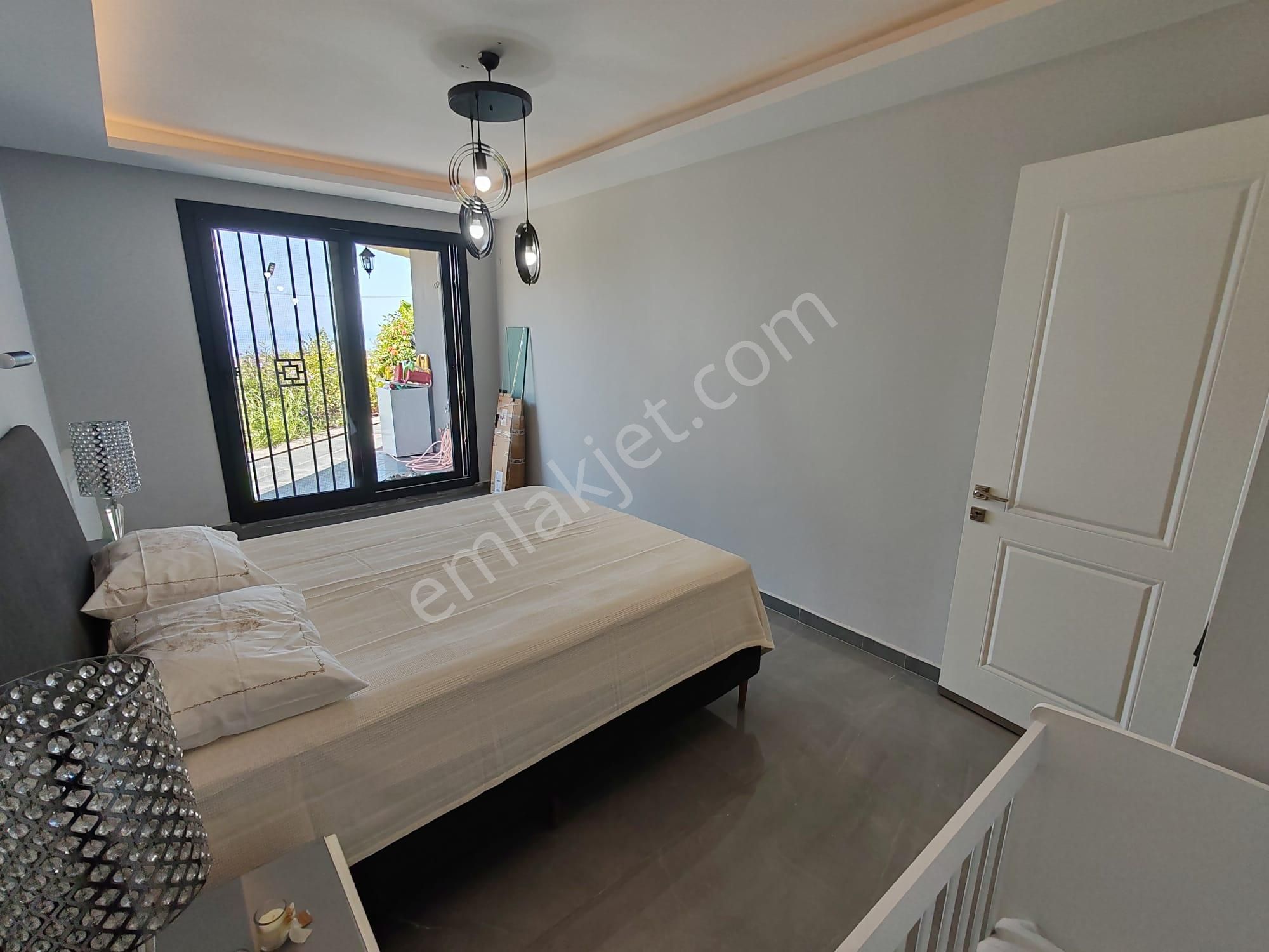 Seferihisar Atatürk Mahallesi (ömür Beldesinde) Kiralık Deniz Manzaralı Eşyalı Lüx Daire - Görsel 12