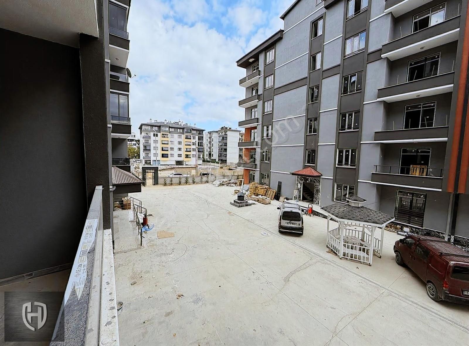 Hammer Gayrimenkulden Emirgazi Palas Konutlarında 3+1 Daire - Görsel 10