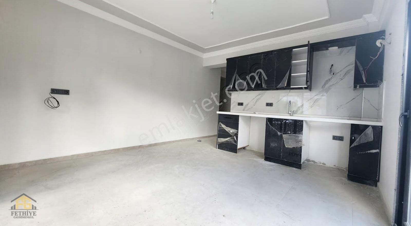 Fethiye Gayrimenkulden Sahile 50 Mt Sıfır Yapı Asansörlü Satılık - Görsel 6