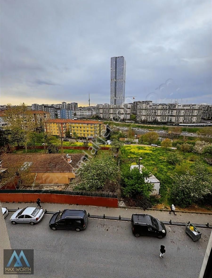 Ümraniye Merkezde Elmalı Kent Sitesinde Satılık 3+1 150 M2 Daire