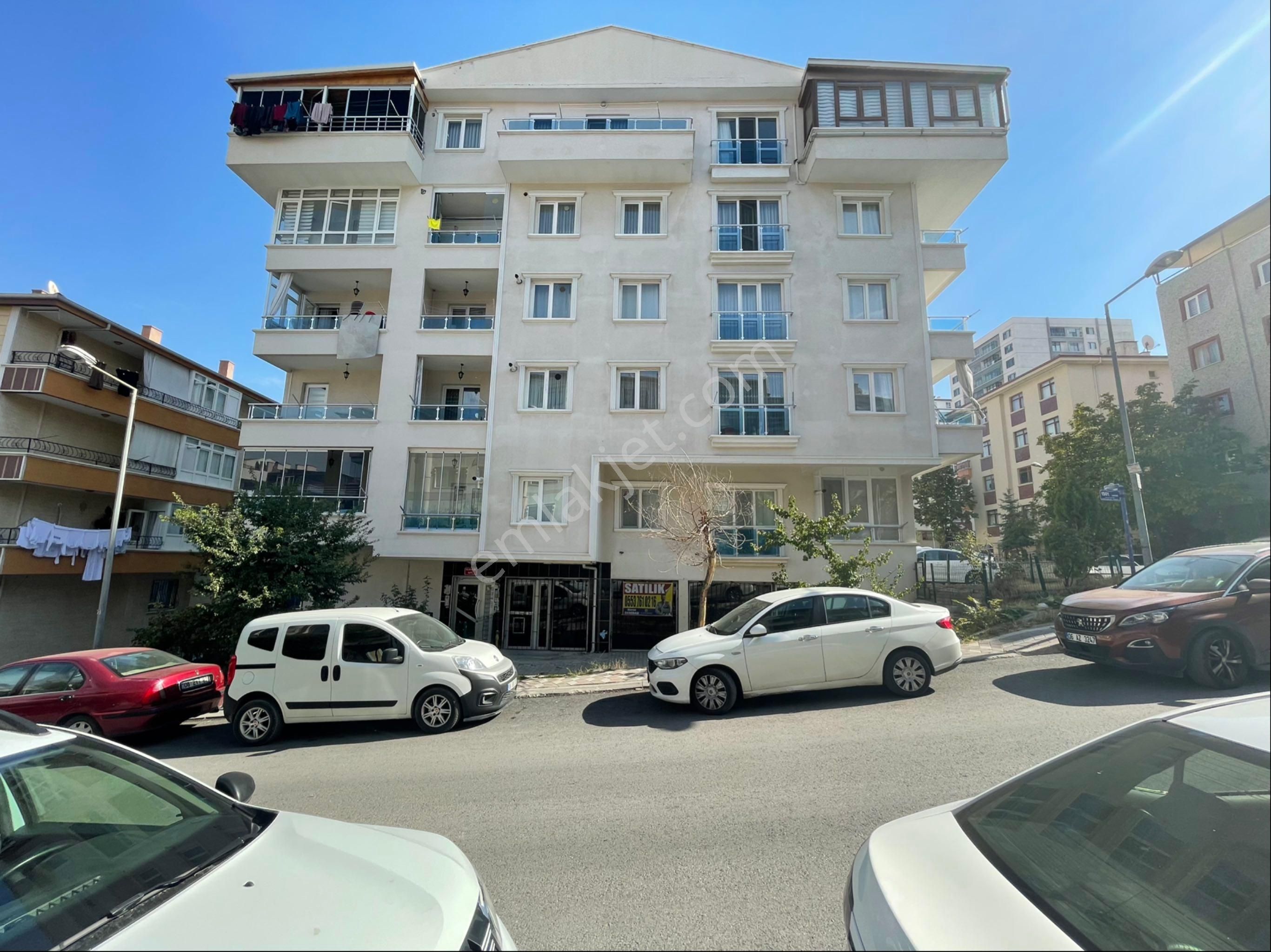 Topçuda Kiracılı Yada Her İşe Uygun 50 M Net Dükkan Ve Mağaza