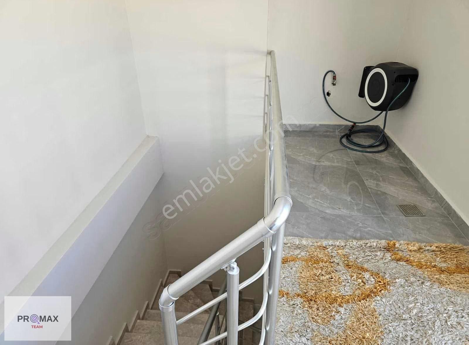 Silivri Semizkumlar'da Bahçeli Müstakil Villa 3+1