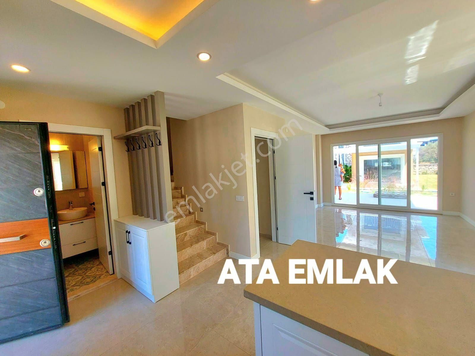 Kuşadasında Açık Ve Kapalı Yüzme Havuzlu Sitede 3+1 Sıfır Villa - Görsel 21