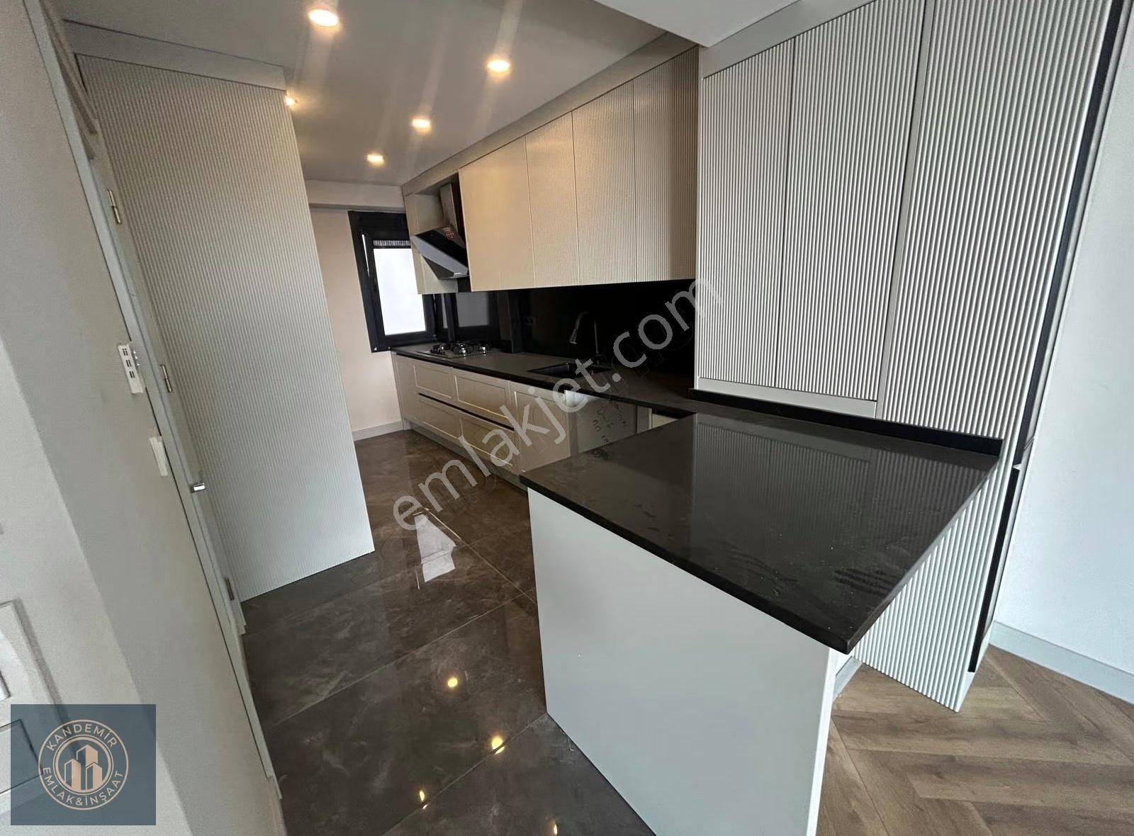 Üsküdar Sultantepe Deniz Manzaralı 275 M2 Dubleks Daire - Görsel 18