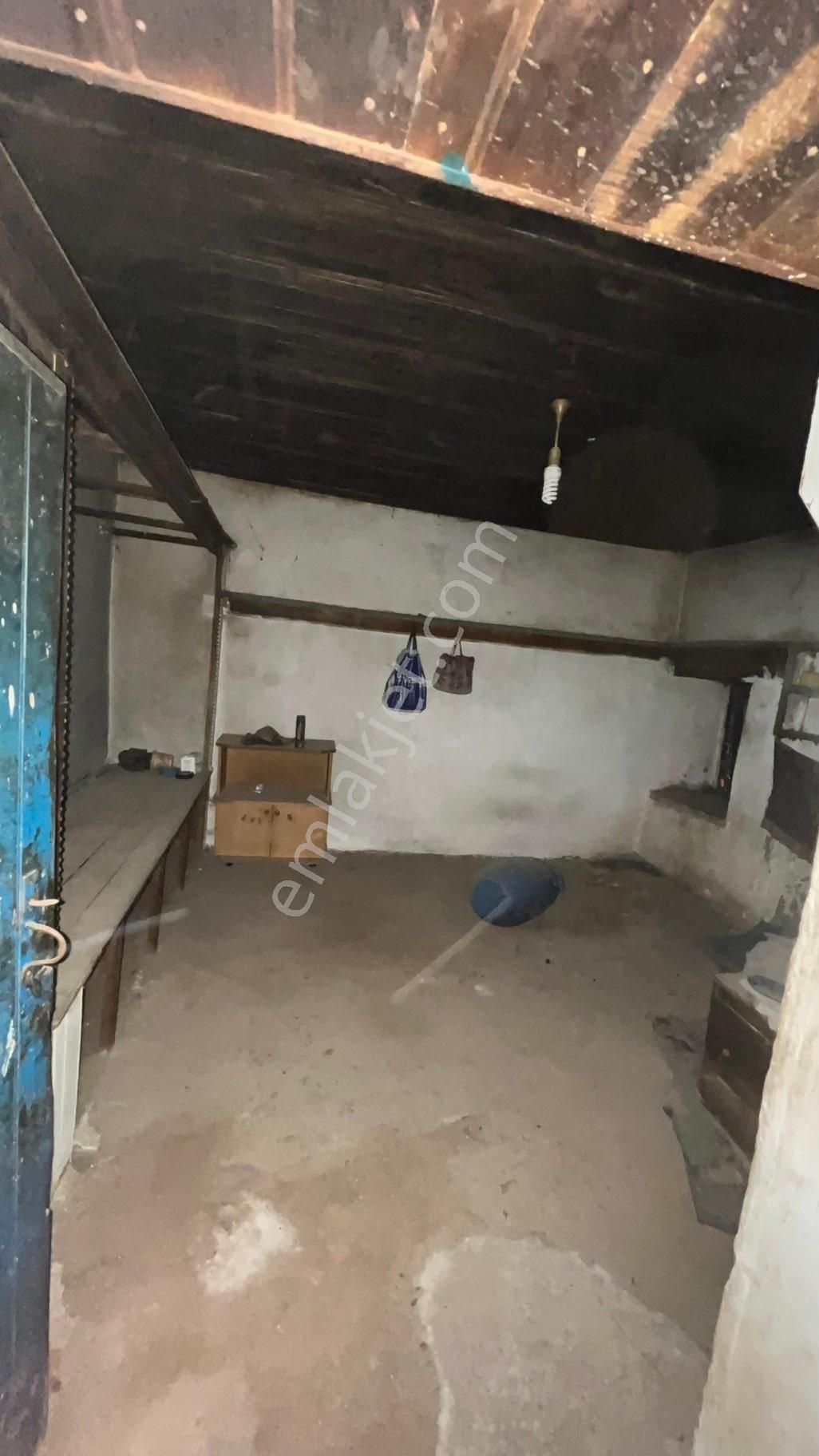 Köy Havası, Şehir Konforu! 200 M² Bahçeli Köy Evi Satılık - Görsel 16