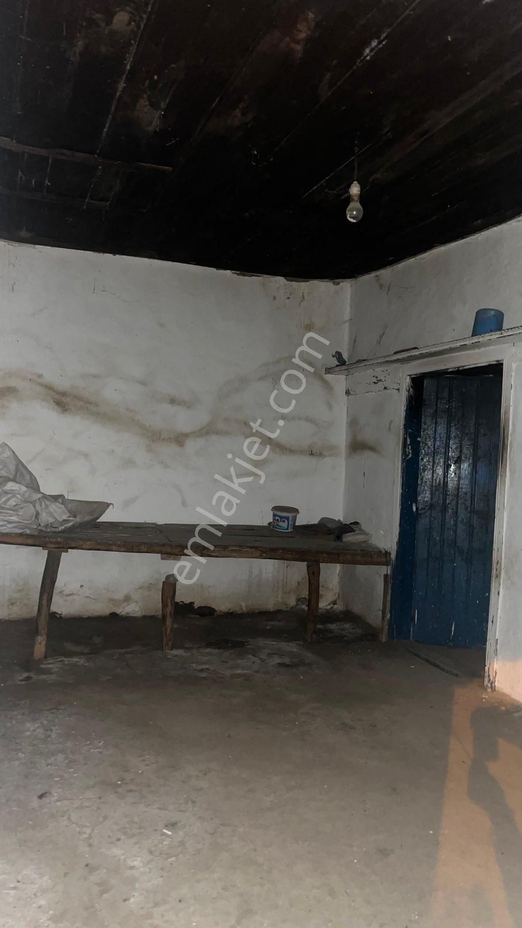 Köy Havası, Şehir Konforu! 200 M² Bahçeli Köy Evi Satılık - Görsel 17