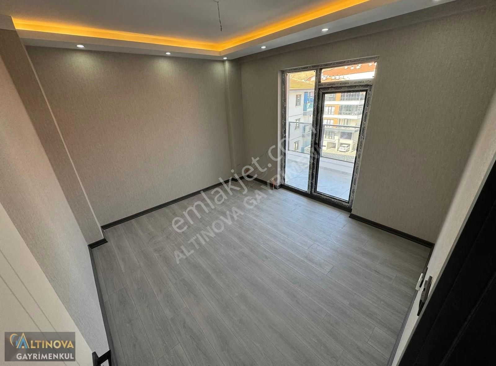 Yeni Bina Masrafsız Teras Balkonlu 3+1 130 M2 Dairee - Görsel 11