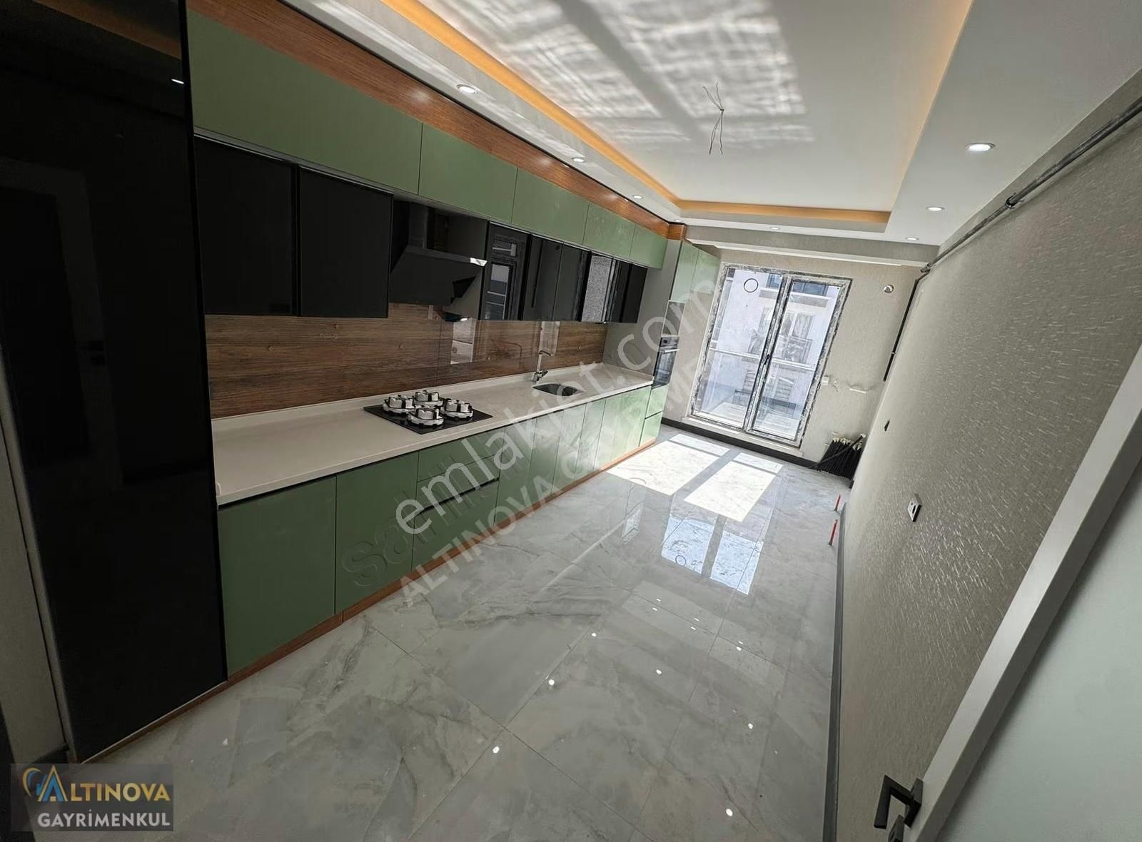 Yeni Bina Masrafsız Teras Balkonlu 3+1 130 M2 Dairee - Görsel 18