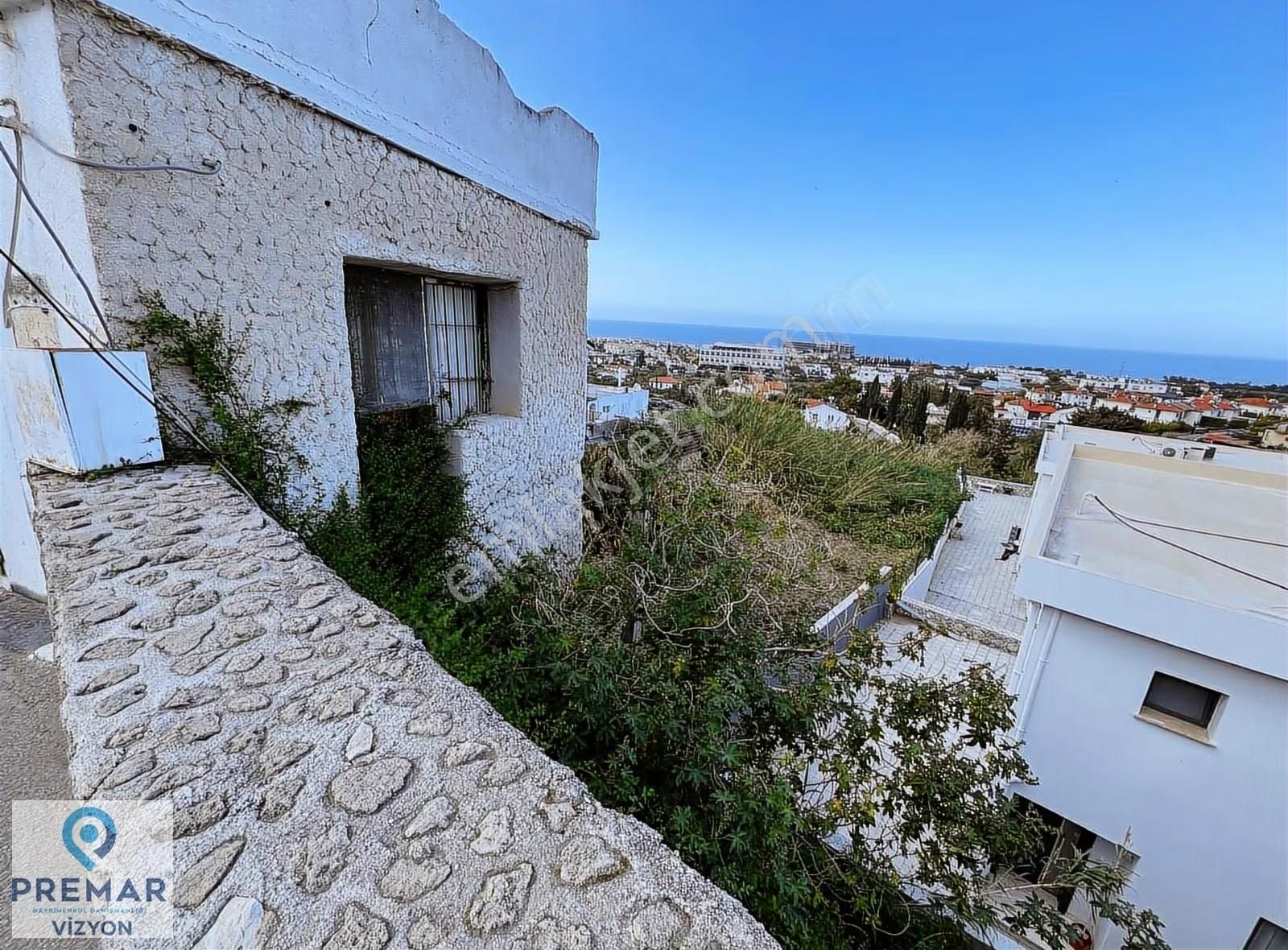 Girne Çatalköy Merkezde Deniz Manzaralı Ticari Ve Konut Arsası