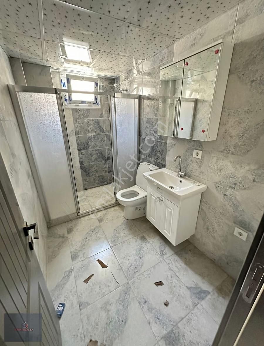 Zeki Emlak'tan Muradiye'de Satılık 1+1 Ara Kat Sıfır Daire - Görsel 5