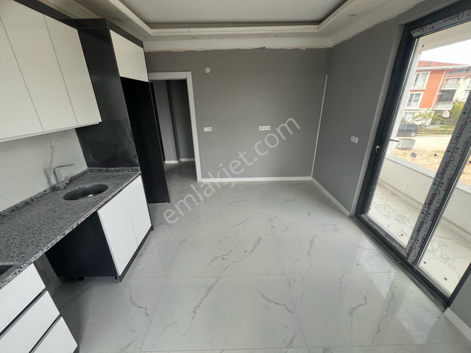 Yılmazdan Fırsat Yerden Isıtmalı Sıfır 2+1 Arakat Güney Cephe.. - Görsel 8