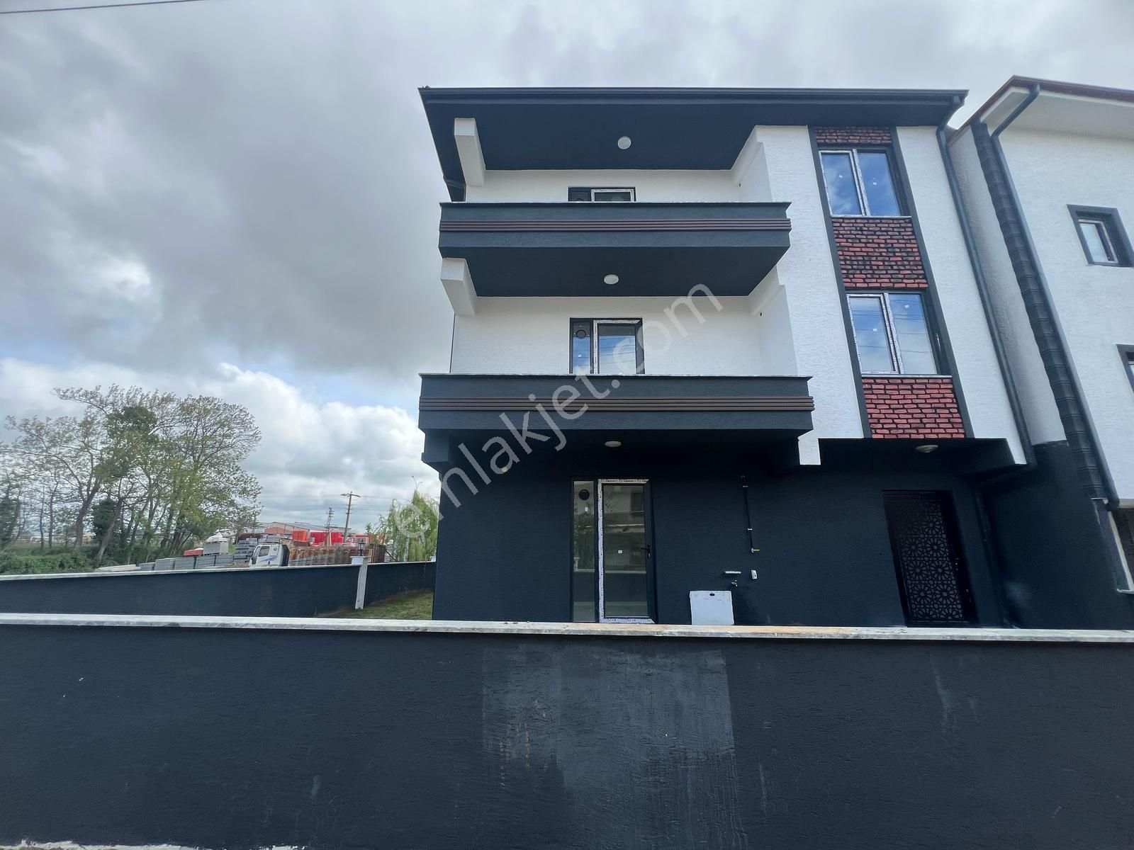 Yılmazdan Fırsat Yerden Isıtmalı Sıfır 2+1 Arakat Güney Cephe.. - Görsel 2