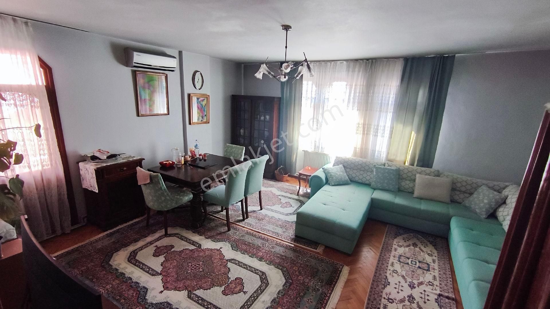 Siyavuşpaşa Çiğdem Sokak'ta Asansörlü, 3+1 Ara Kat