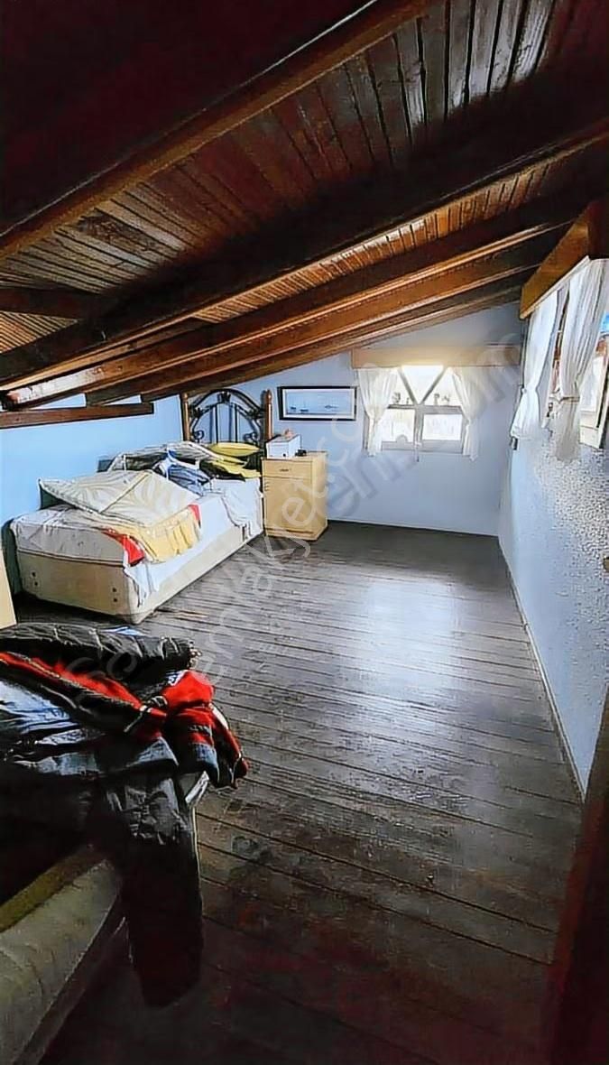 6+2 Odası Bulunan 3 Katlı Bahçeli Müstakil Villa - Görsel 22