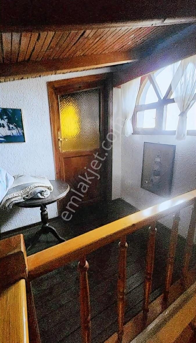 6+2 Odası Bulunan 3 Katlı Bahçeli Müstakil Villa - Görsel 26