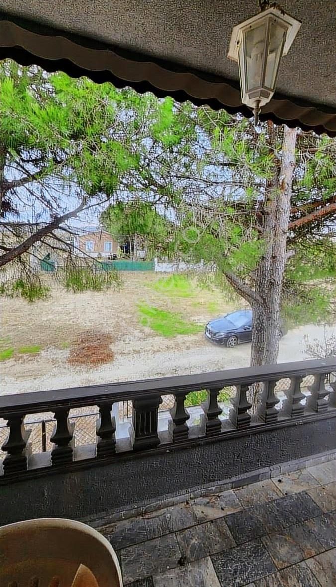 6+2 Odası Bulunan 3 Katlı Bahçeli Müstakil Villa - Görsel 25