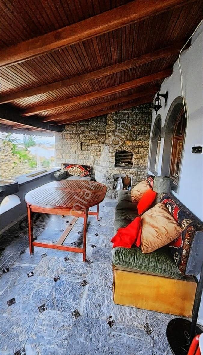 6+2 Odası Bulunan 3 Katlı Bahçeli Müstakil Villa - Görsel 6