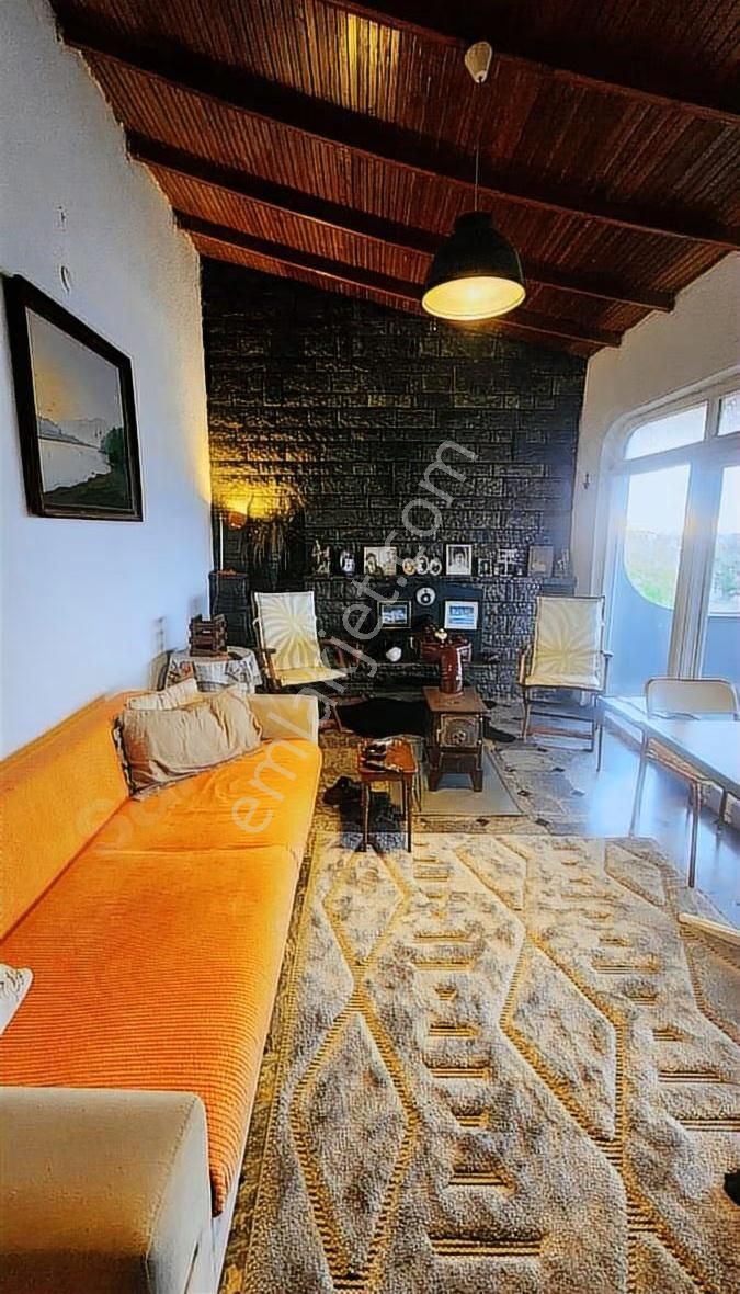 6+2 Odası Bulunan 3 Katlı Bahçeli Müstakil Villa - Görsel 13