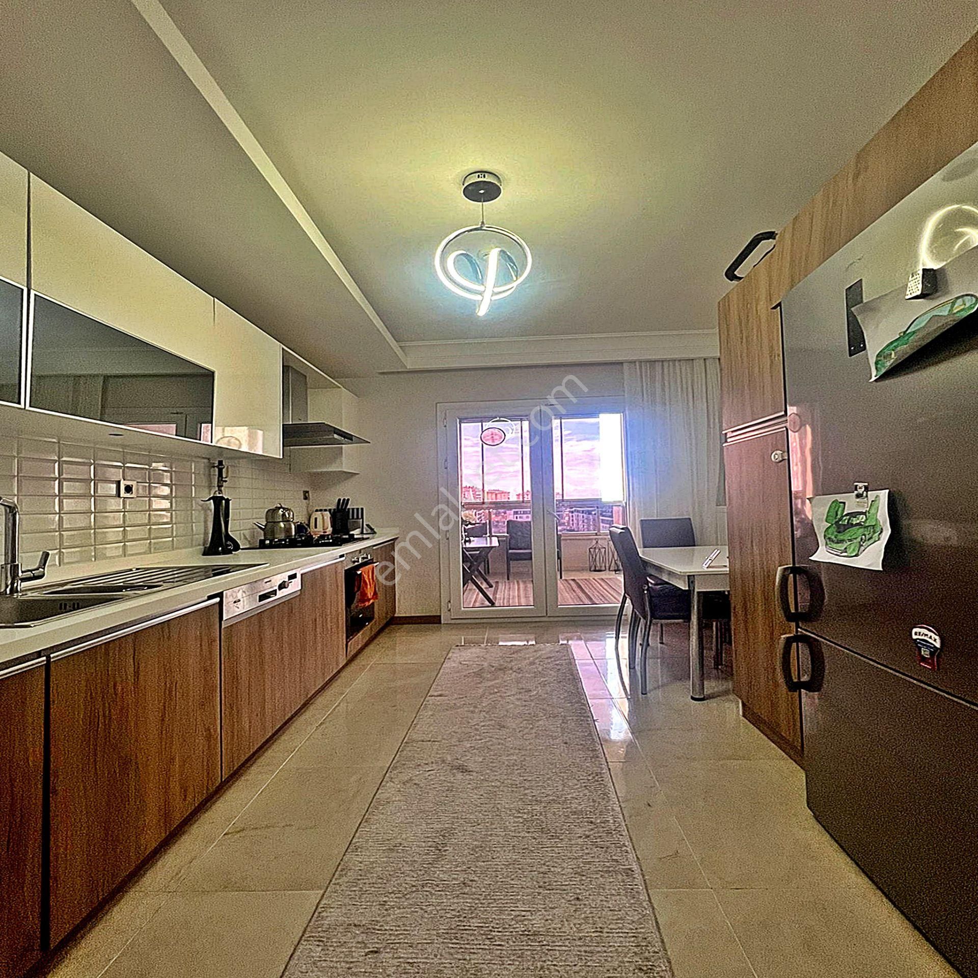 Beylikduzu Marmara Mah Huzurlu Marmara Sitesi 4+1 185m Satılık