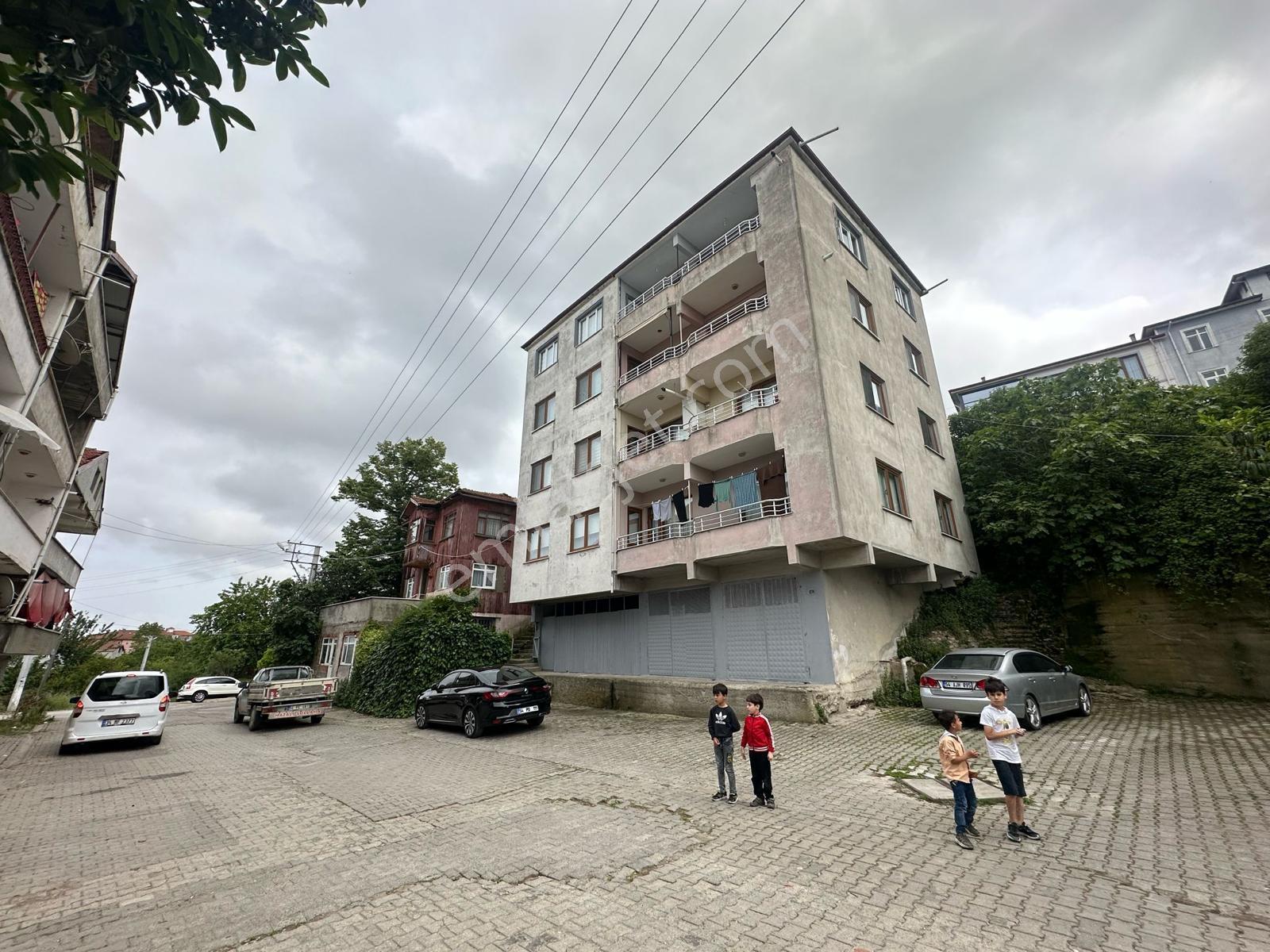 Karasu Çarşı Merkezde Mutfak Ayrı Açık Cephe Satılık 4+1 Daire - Görsel 3