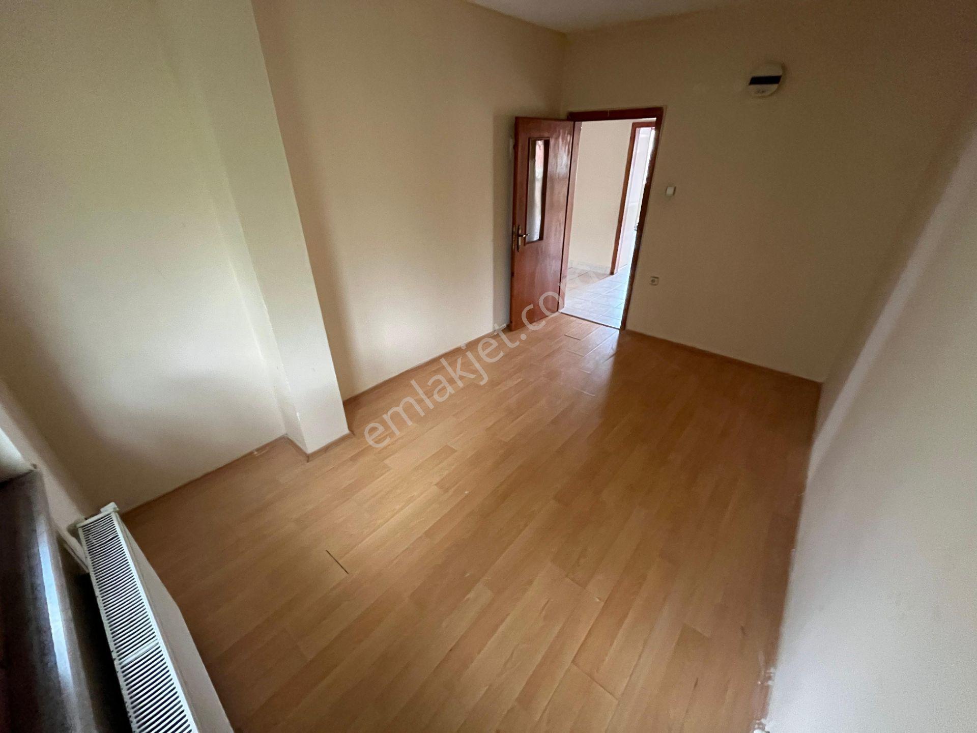 Karasu Çarşı Merkezde Mutfak Ayrı Açık Cephe Satılık 4+1 Daire - Görsel 18