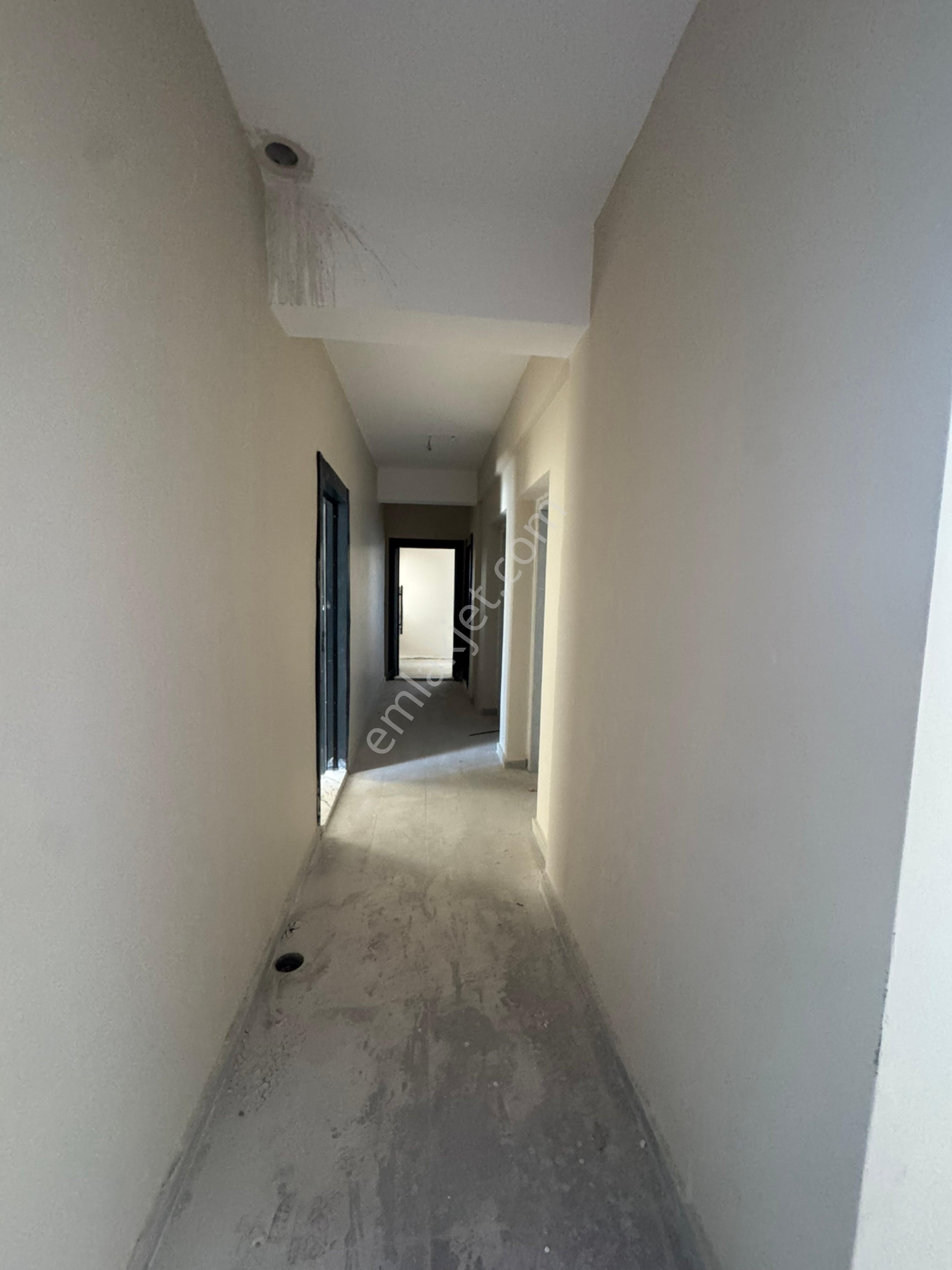 Satılık 2+1 Geniş Oturumlu 3cehpeli - Görsel 3