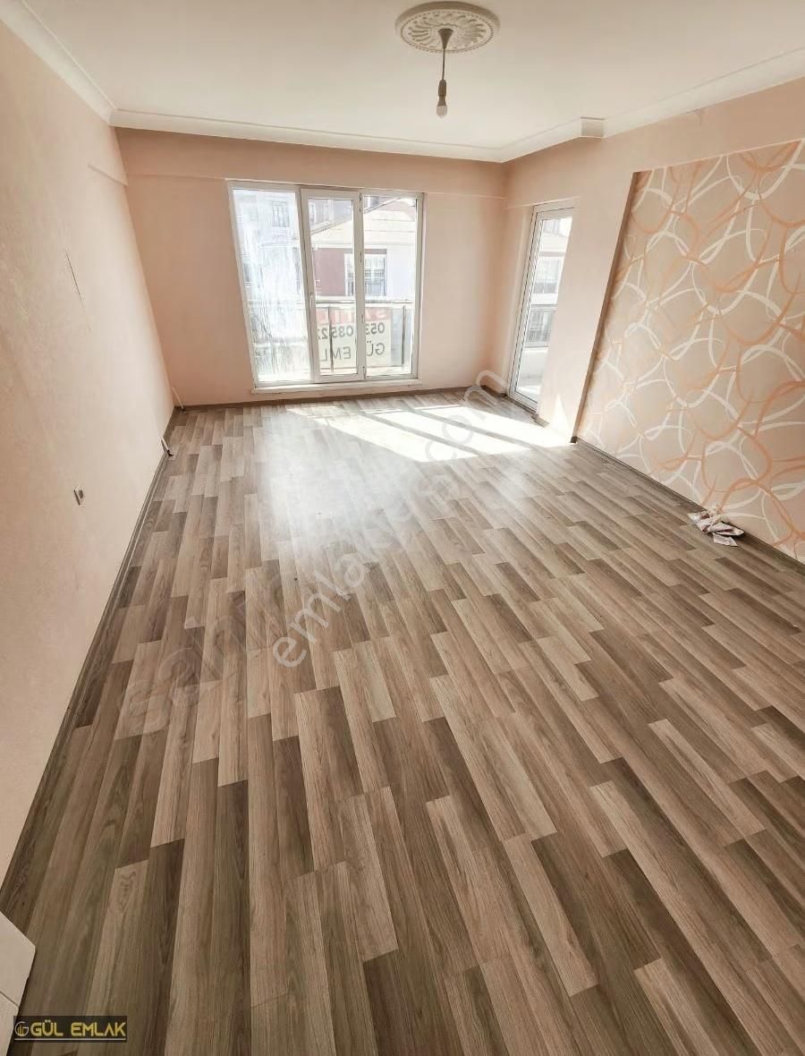 Gül Emlaktan Bir Fırsat Daha Beşikkaya Da Sıfır Atarında 3.katta - Görsel 13