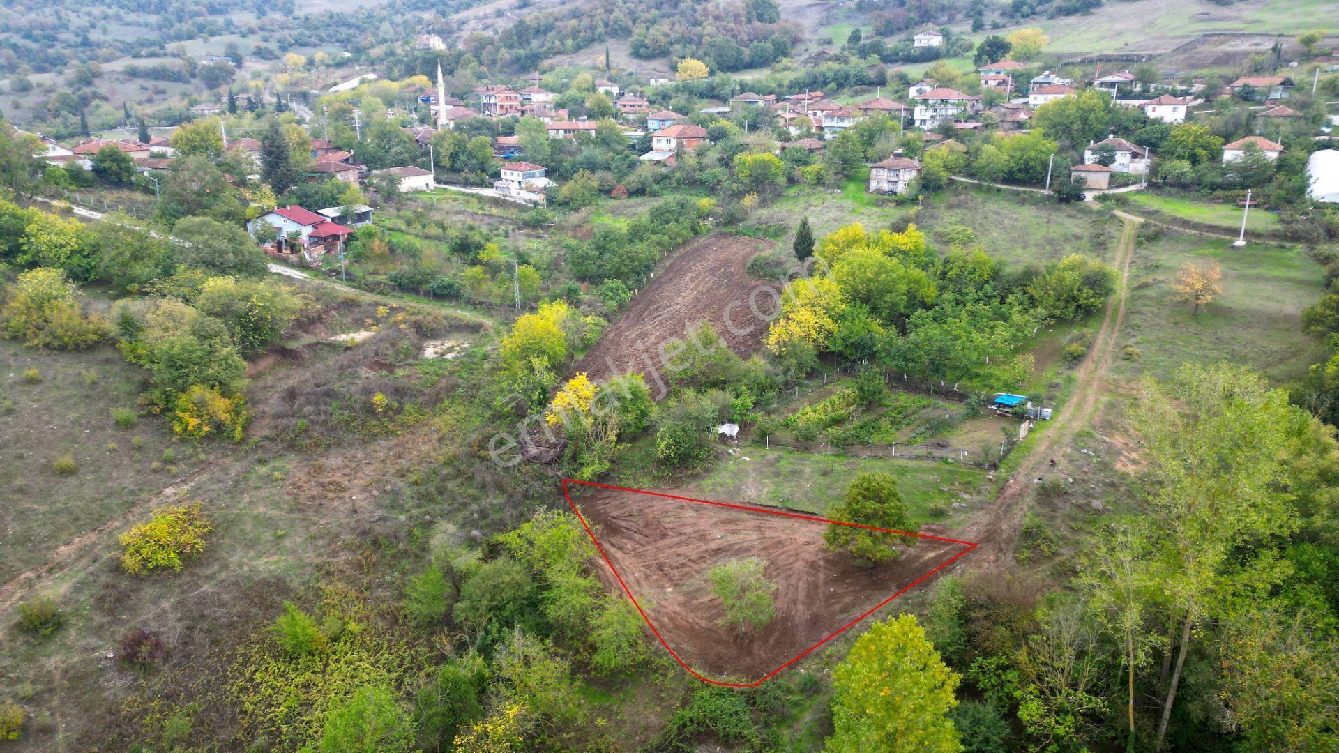 Kocaeli Karamürsel Çamdibi 325 M² Kaçmaz Konut İmarlı Bahçe