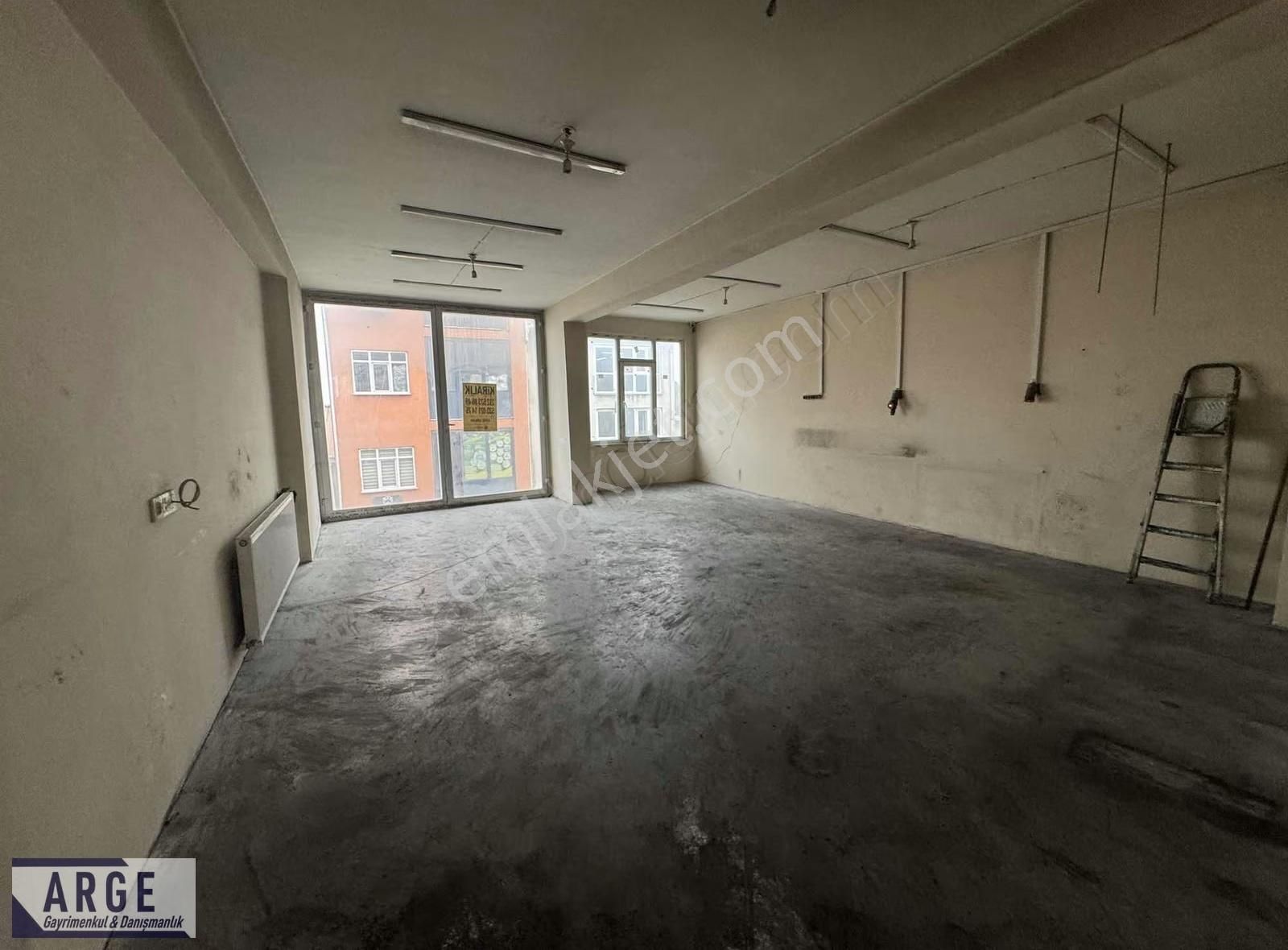 Merkezi Konumda Kiralık Dükkan - Görsel 5