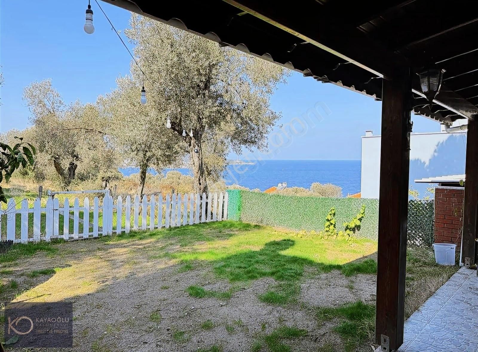 Kayaoğlun'dan Yeni Foça Ercan Sitesinde Deniz Manzaralı Ahşap Ev - Görsel 19