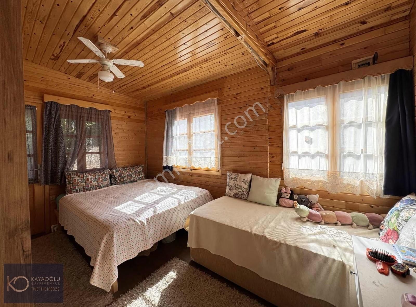 Kayaoğlun'dan Yeni Foça Ercan Sitesinde Deniz Manzaralı Ahşap Ev - Görsel 26