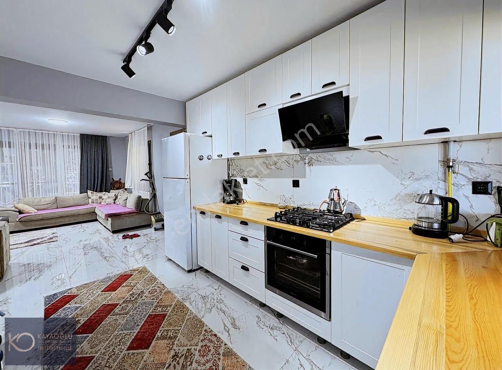 Kayaoğlun'dan Yeni Foça Ercan Sitesinde Deniz Manzaralı Ahşap Ev - Görsel 22