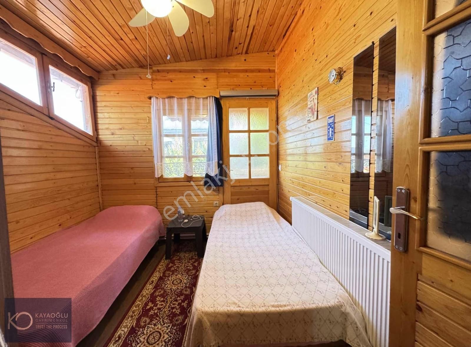 Kayaoğlun'dan Yeni Foça Ercan Sitesinde Deniz Manzaralı Ahşap Ev - Görsel 25