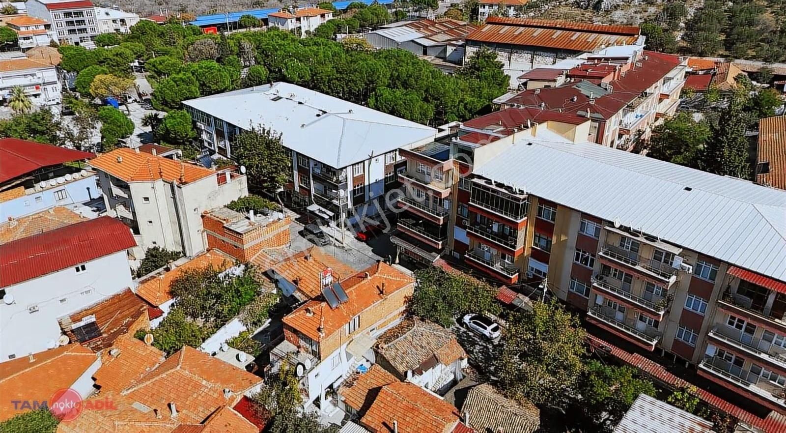 Kınık/poyracık Merkezde 84 M2 Satılık Dükkan